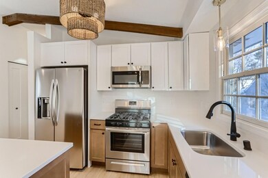 18665 Rutledge Rd, Wayzata, MN 55391 - photo 2