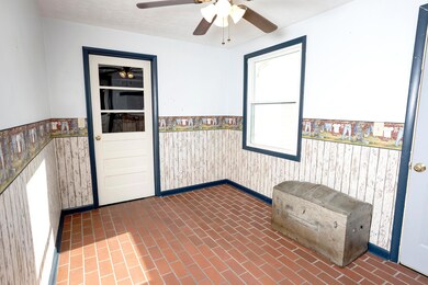 18525 Commercial Point Rd, Circleville, OH 43113 - photo 3