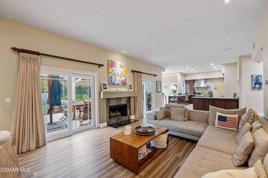 22259 Dumetz Rd, Woodland Hills, CA 91364 - photo 7