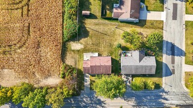 902 Mechanic St, Angola, IN 46703 - photo 3