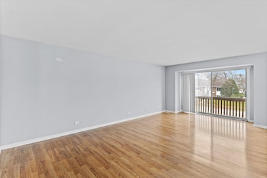 3026 Roberts Dr unit 7, Woodridge, IL 60517 - photo 3