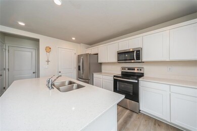 4140 Dakota Cir, Waukee, IA 50263 - photo 5