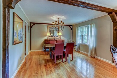 Host the finest dinner parties in the romantic din
