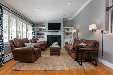 41 Stonybrook Rd Cape-large-007-006-Livi
