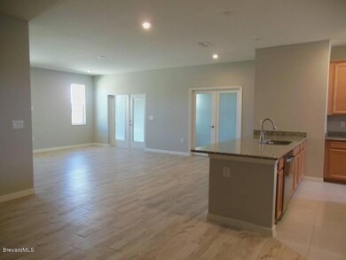 Kitchen Island to Family room
