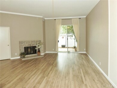 Soaring 10 foot ceilings, crown molding new high q