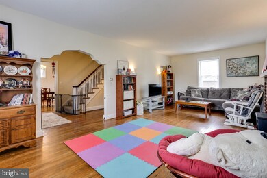 3713 Barrington Rd, Baltimore, MD 21215 - photo 6