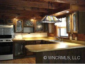kitchen w/stained glass