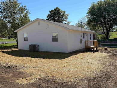 112 W 2nd St, Birdseye, IN 47513 - photo 4