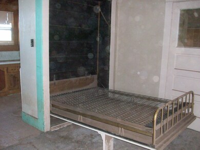 601 W 3rd St, Winslow, AZ 86047 - photo 7