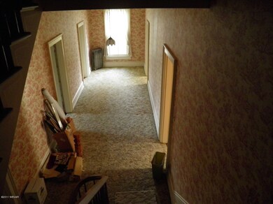 Upstairs Foyer