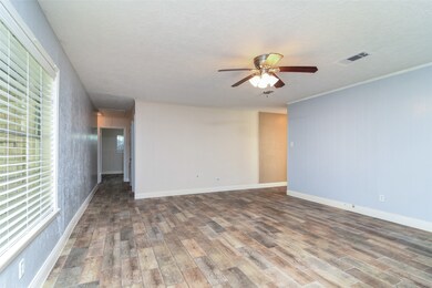 1910 Kings Ln, Alvin, TX 77511 - photo 7