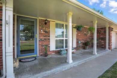 6061 Sunset Dr, Guymon, OK 73942 - photo 4