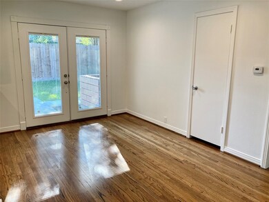 3006 Carlford Cir, Houston, TX 77018 - photo 4