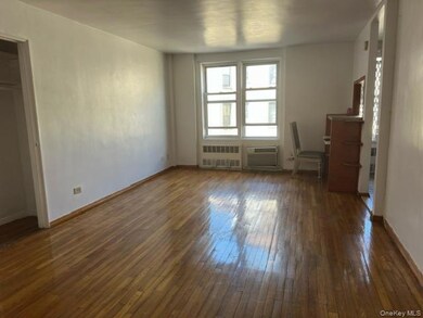 1332 Metropolitan Ave unit 6A, Bronx, NY 10462 - photo 7