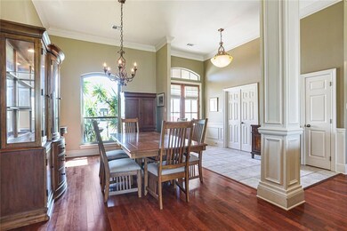 Real hardwood floors, stand-out column and high ce