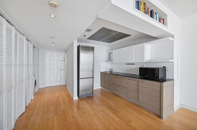 Brickell Key Two Condo unit 1807, Miami, FL 33131 - photo 6