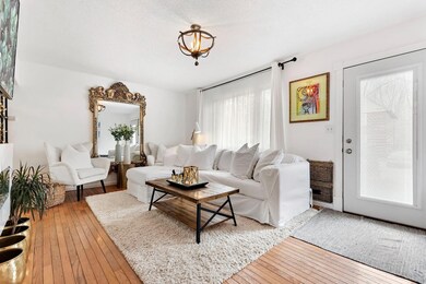 811 Elmwood Dr, Michigan City, IN 46360 - photo 3