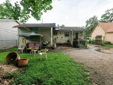 2305 Melbourne St, Houston, TX 77026 - photo 4