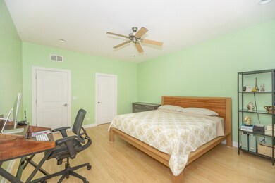 2921 W Glenlake Ave unit 2S, Chicago, IL 60659 - photo 2