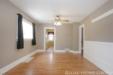 2437Lamar