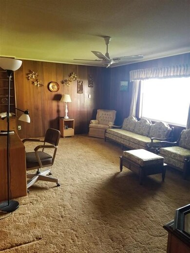 107 W 5th St, Longton, KS 67352 - photo 4