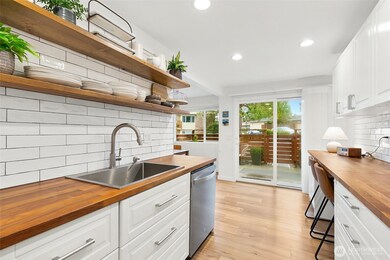 335 Heather Rd unit 208, Everett, WA 98203 - photo 6