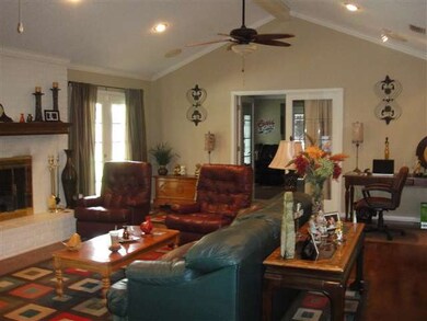 1306 Jeb Stuart Dr, Tyler, TX 75703 - photo 3