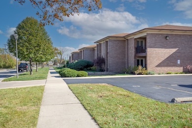 483 N Larch Ave unit 202W, Elmhurst, IL 60126 - photo 3