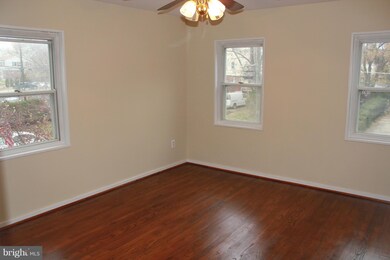 6906 Kenyon Dr, Alexandria, VA 22307 - photo 4