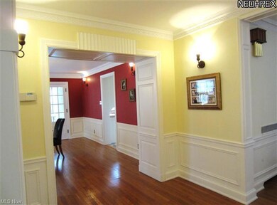 Detail of the outstanding original moldings throug