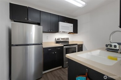 11002 SE Petrovitsky Rd unit E103, Renton, WA 98055 - photo 3