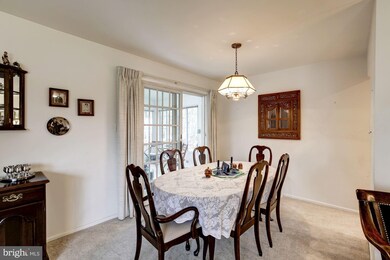 402 Kingsley Rd SW, Vienna, VA 22180 - photo 6