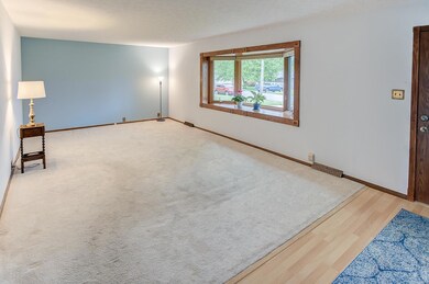 213 Willow Dr, Collinsville, IL 62234 - photo 5