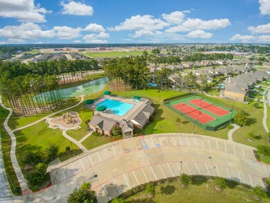 Fantastic community amenities make this neighborhood super appealing!