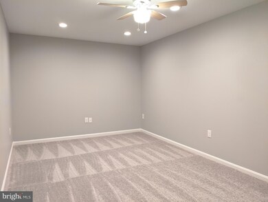 1262 Holmespun Dr, Pasadena, MD 21122 - photo 4