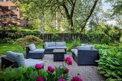 Highpoint on the Hudson unit 5B, Bronx, NY 10463 - photo 4