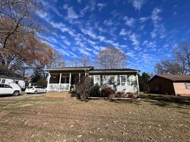 505 S 2nd Ave, Siler City, NC 27344 - photo 3