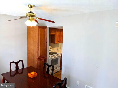 8758 Tamar Dr, Columbia, MD 21045 - photo 4