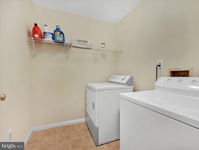 4014 Parkside Ct, Mount Joy, PA 17552 - photo 6