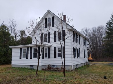 13 Horton St, Amesbury, MA 01913 - photo 2