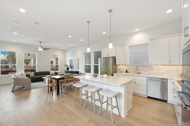 795 N Academy Ave, New Braunfels, TX 78130 - photo 6