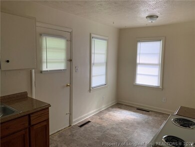 407 Durant Dr, Fayetteville, NC 28304 - photo 4