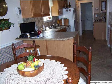 4617 Fairfax Ct, Birmingham, AL 35235 - photo 5