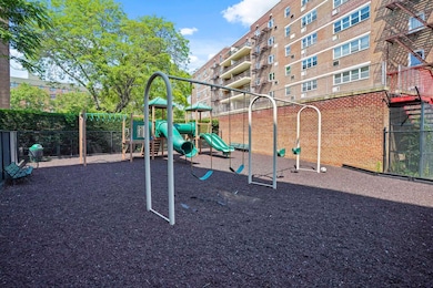 Lindenwood Village Section C unit 5A, Howard Beach, NY 11414 - photo 2