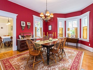 61 Forest St, Newton Highlands, MA 02461 - photo 6