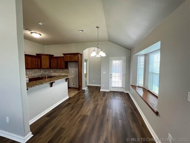 1022 E 146th Ct S, Glenpool, OK 74033 - photo 4