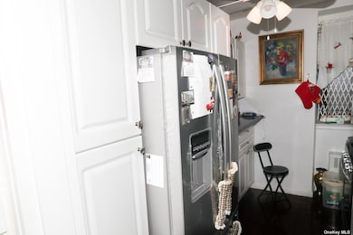 8730 204th St unit A61, Hollis, NY 11423 - photo 6