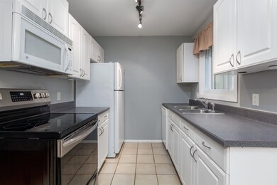 R1 Grandview Dr unit 1, South Burlington, VT 05403 - photo 7