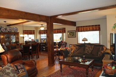 Living room 3